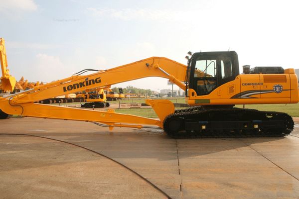 EXCAVADORA - 7-CDM6240L